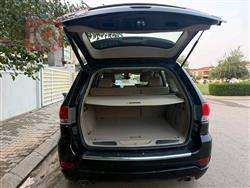 جیپ گراند شیرۆکی